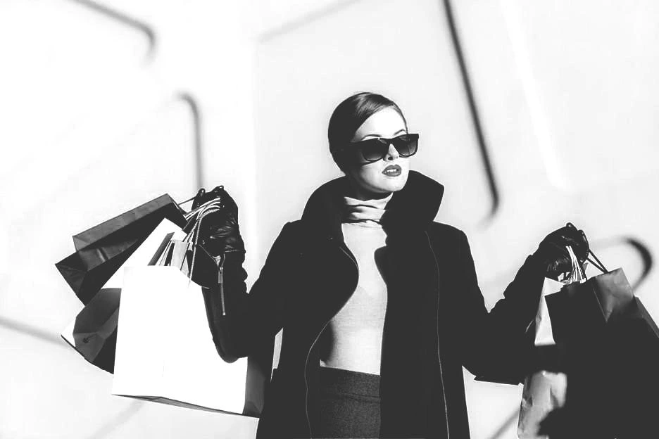 photo-1483985988355-763728e1935b.jpg?type=w1