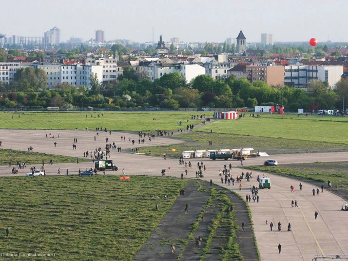 Tempelhof (c)Christo Libuda.jpeg