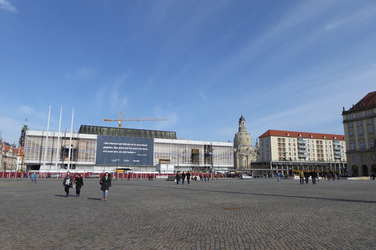 Altmarkt_dresden_kulturpalast2.JPG