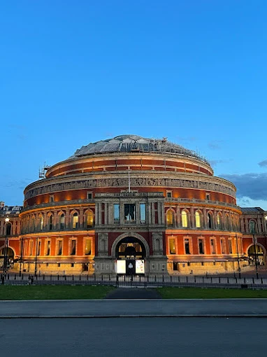 AF1QipOSPYvGnJFEJHq37RtziZIZ5OrlQSintzAYmizj=s680-w680-h510