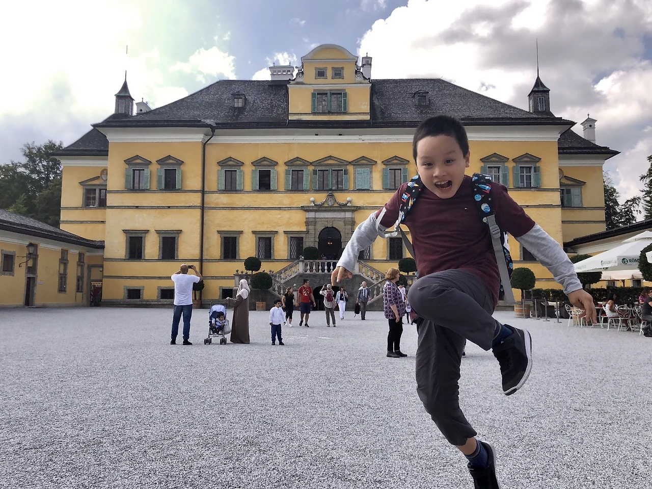 잘츠부르크 헬부른 궁전.JPG