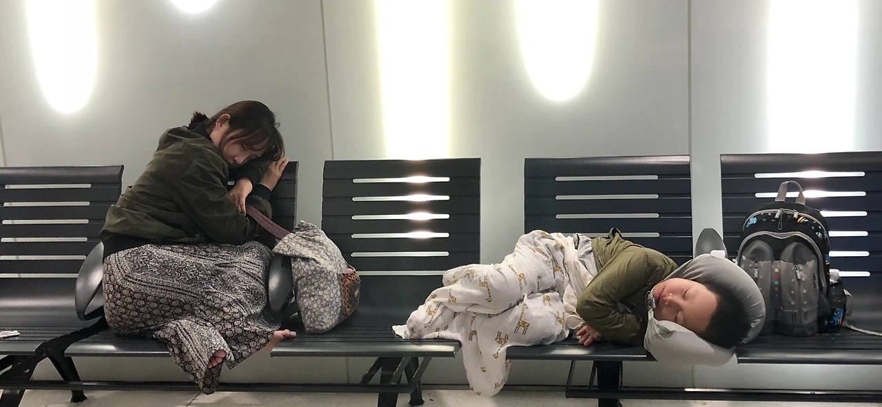 잘츠부르크_류민_엄마_역사 안에서 노숙.PNG