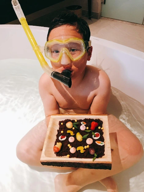 류민_욕조에서 스노클링.JPG