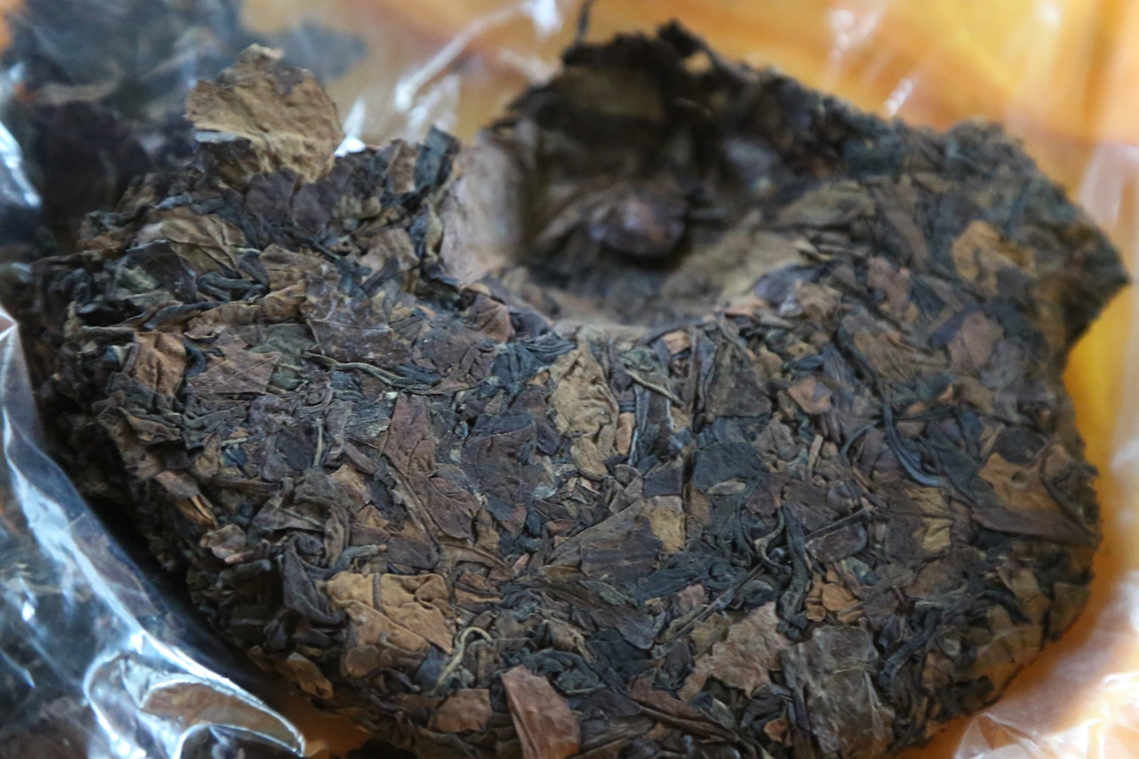 1986년 춘차 노반장 진년 보이차.JPG