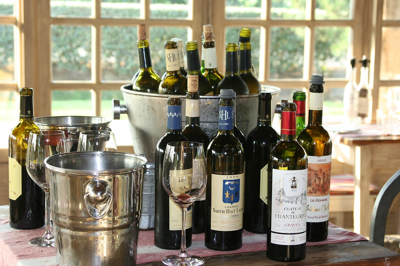 8. 음식에 어울리는 다양한 와인들.JPG