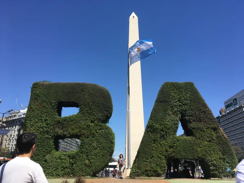 SE-3259f6c4-5d3f-4248-85a7-d49de1094d5d.jpg?type=w1