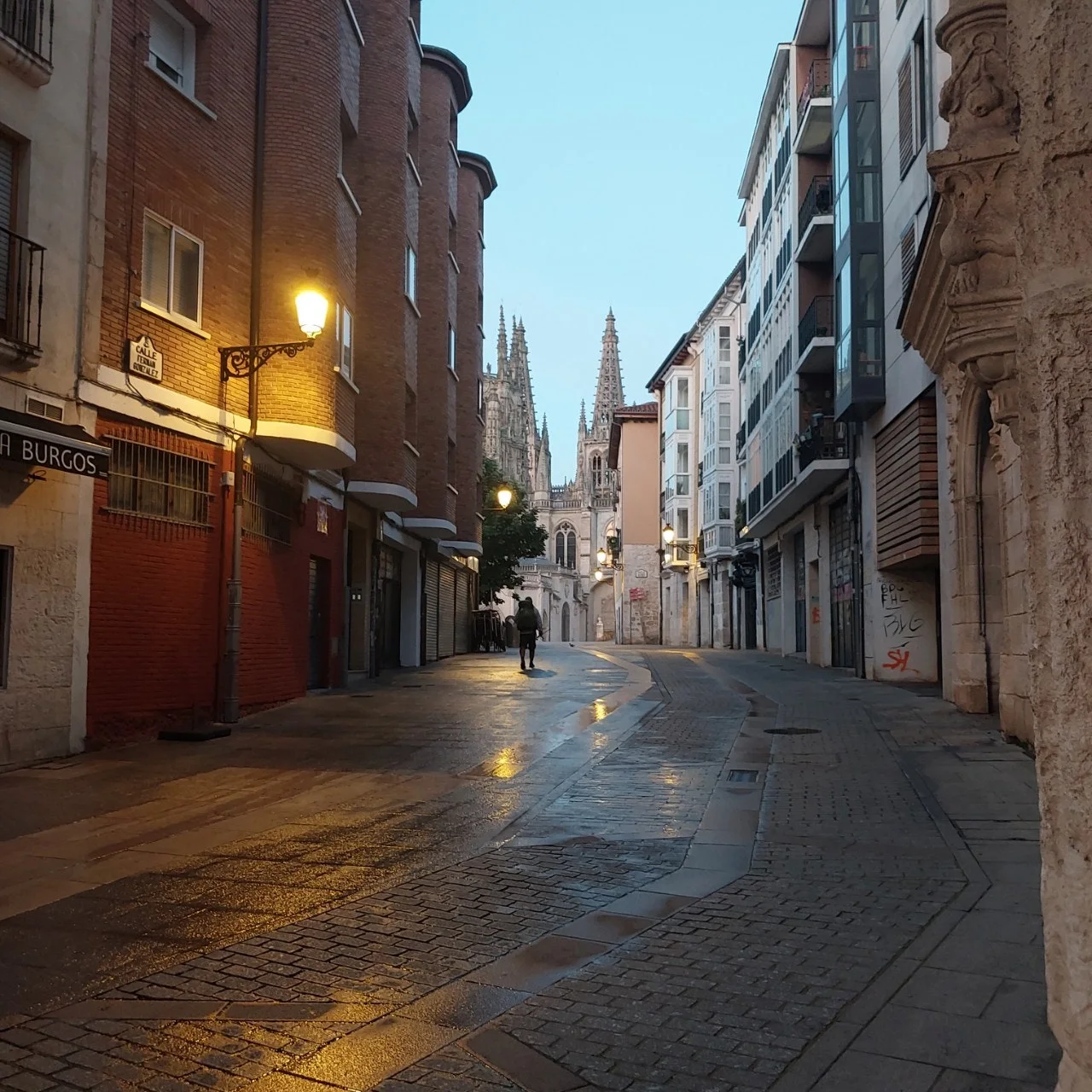 g_40eUd018svcfh8i008iruk8_bc1i52.jpg?type=e1920_std