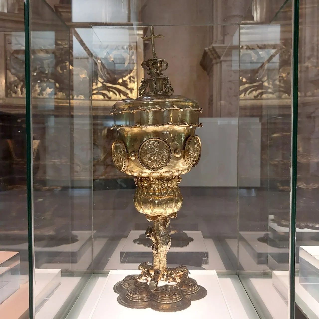 g_6faUd018svc16oruatlsp6cn_bc1i52.jpg?type=e1920_std