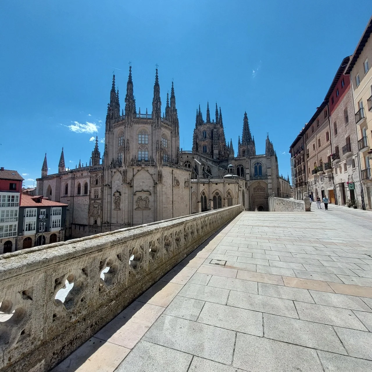 6_hfaUd018svc1kg62pl05kiee_bc1i52.jpg?type=e1920_std