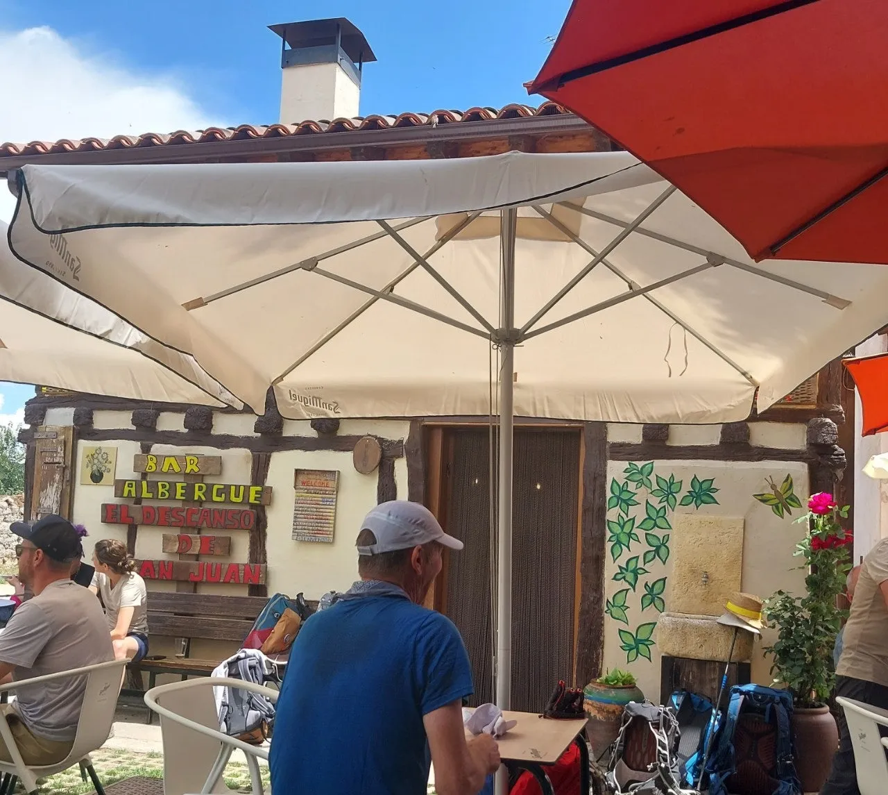 6_694Ud018svc15jxxs0rwegtd_bc1i52.jpg?type=e1920_std