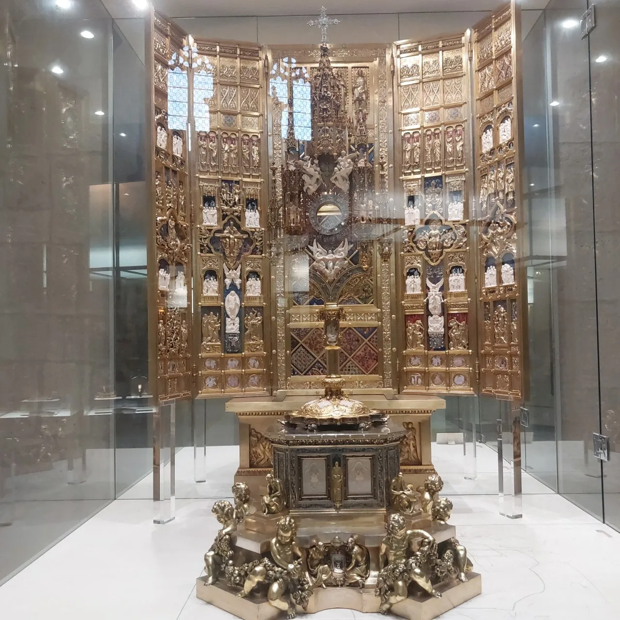 4_7faUd018svcnkrpccg4wmre_bc1i52.jpg?type=e1920_std