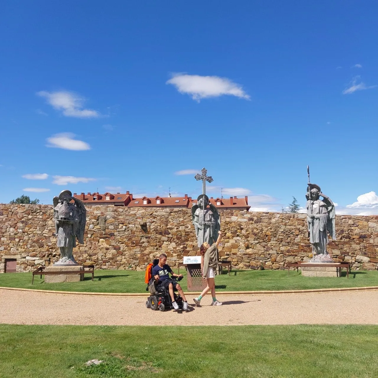 3_a90Ud018svcm3m3ndykgjhs_bc1i52.jpg?type=e1920_std