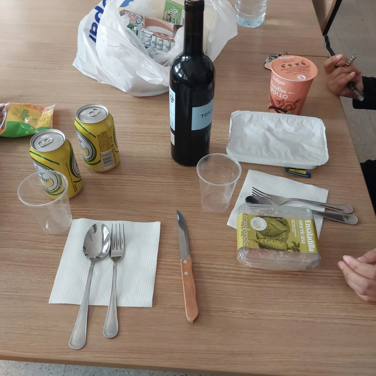 g_85bUd018svc1ajhkz1xau70i_bc1i52.jpg?type=e1920_std