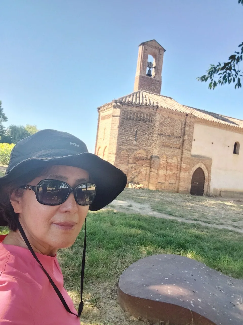 3_6bhUd018svc1foes22yoxg3i_bc1i52.jpg?type=e1920_std