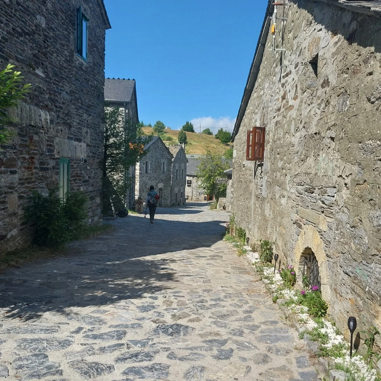 e_2a4Ud018svc1xmy8eej4q8xb_bc1i52.jpg?type=e1920_std