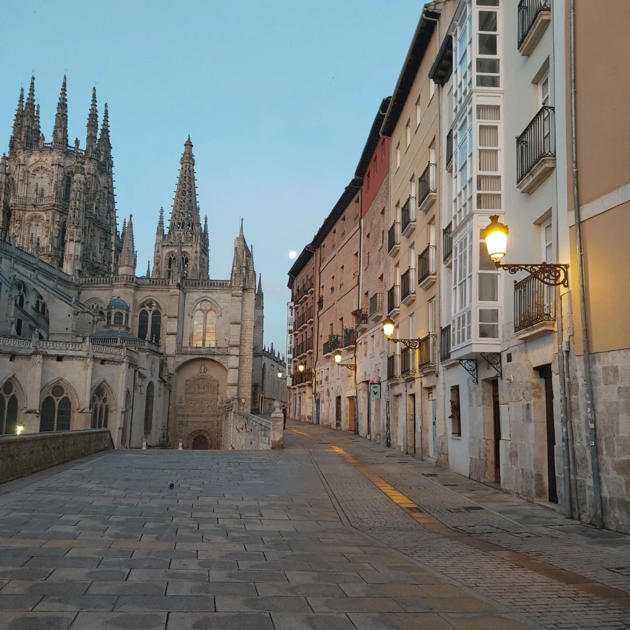 g_b0eUd018svc1odgksr6wkkx7_bc1i52.jpg?type=e1920_std