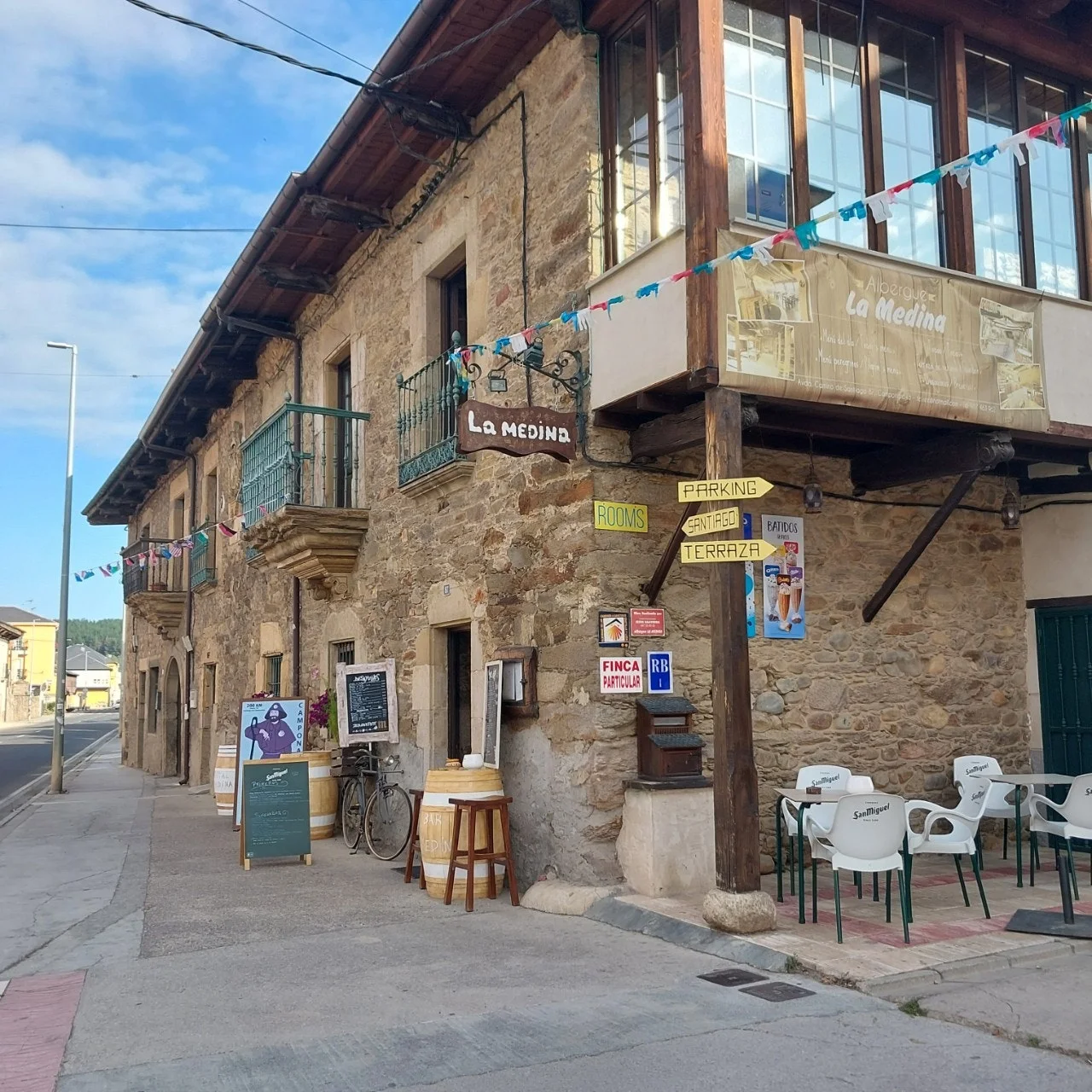 2_8h5Ud018svcvy1xgfz9roc7_bc1i52.jpg?type=e1920_std