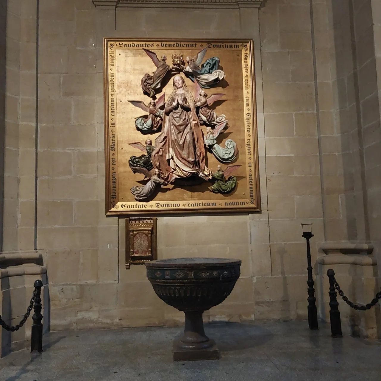 h_3cfUd018svcvvau40lojvsw_bc1i52.jpg?type=e1920_std