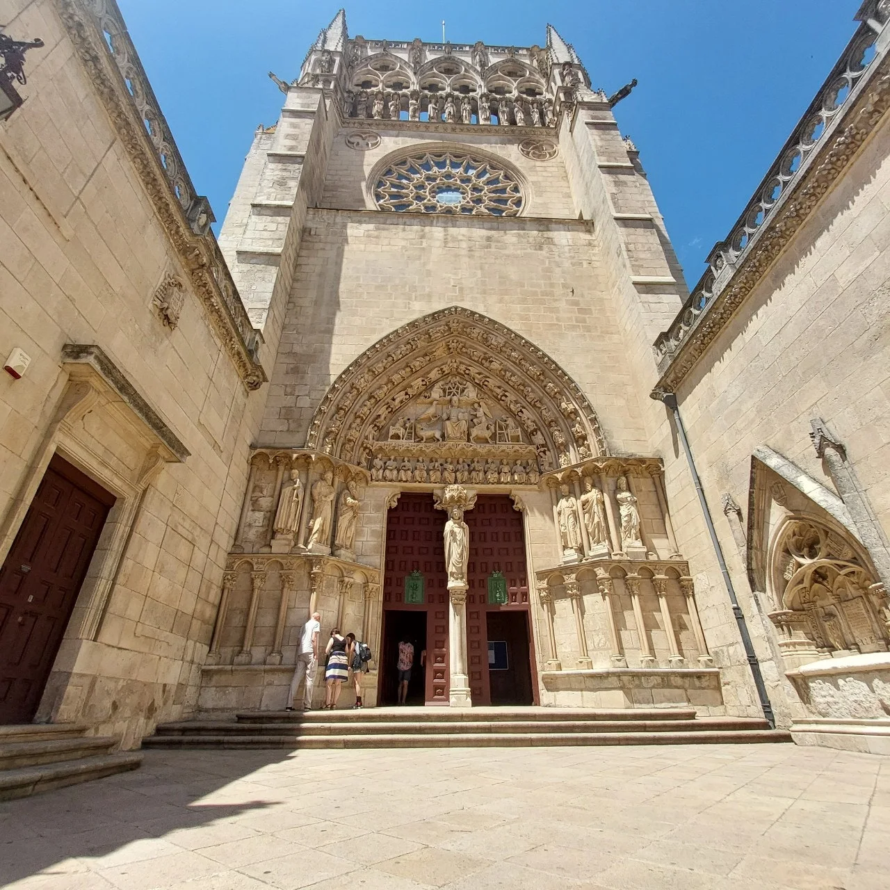 7_jfaUd018svc1eb39t6lt4r8q_bc1i52.jpg?type=e1920_std