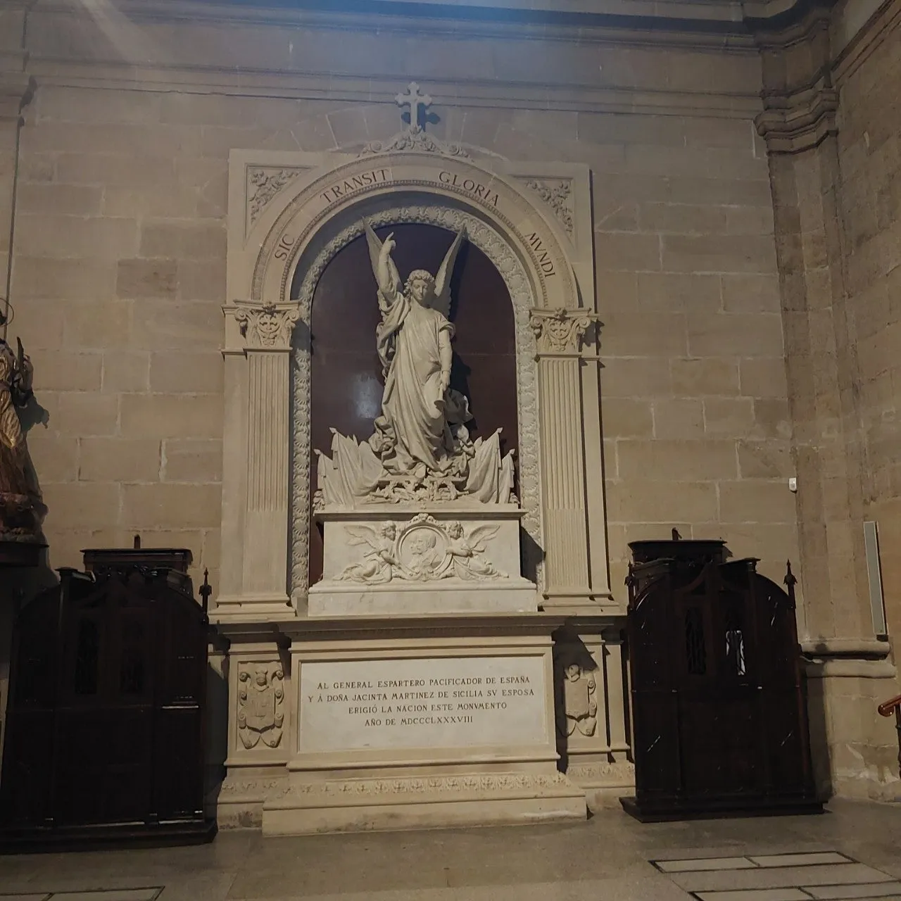 h_8cfUd018svc12d1yseho89b8_bc1i52.jpg?type=e1920_std