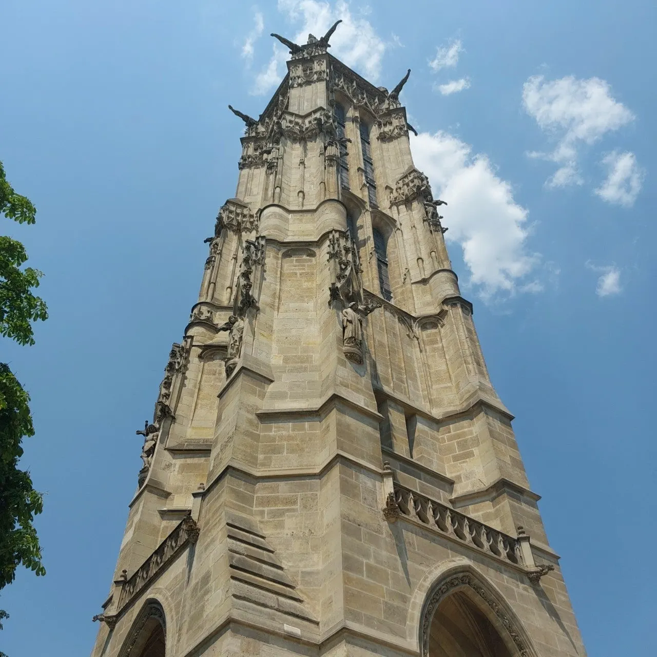 2_i7gUd018svcsxnhtvyoo706_bc1i52.jpg?type=e1920_std