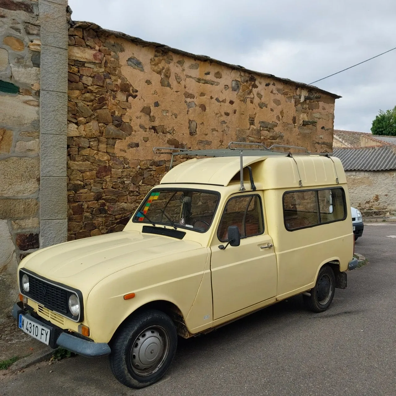 8_5a6Ud018svc1a4riueujec11_bc1i52.jpg?type=e1920_std