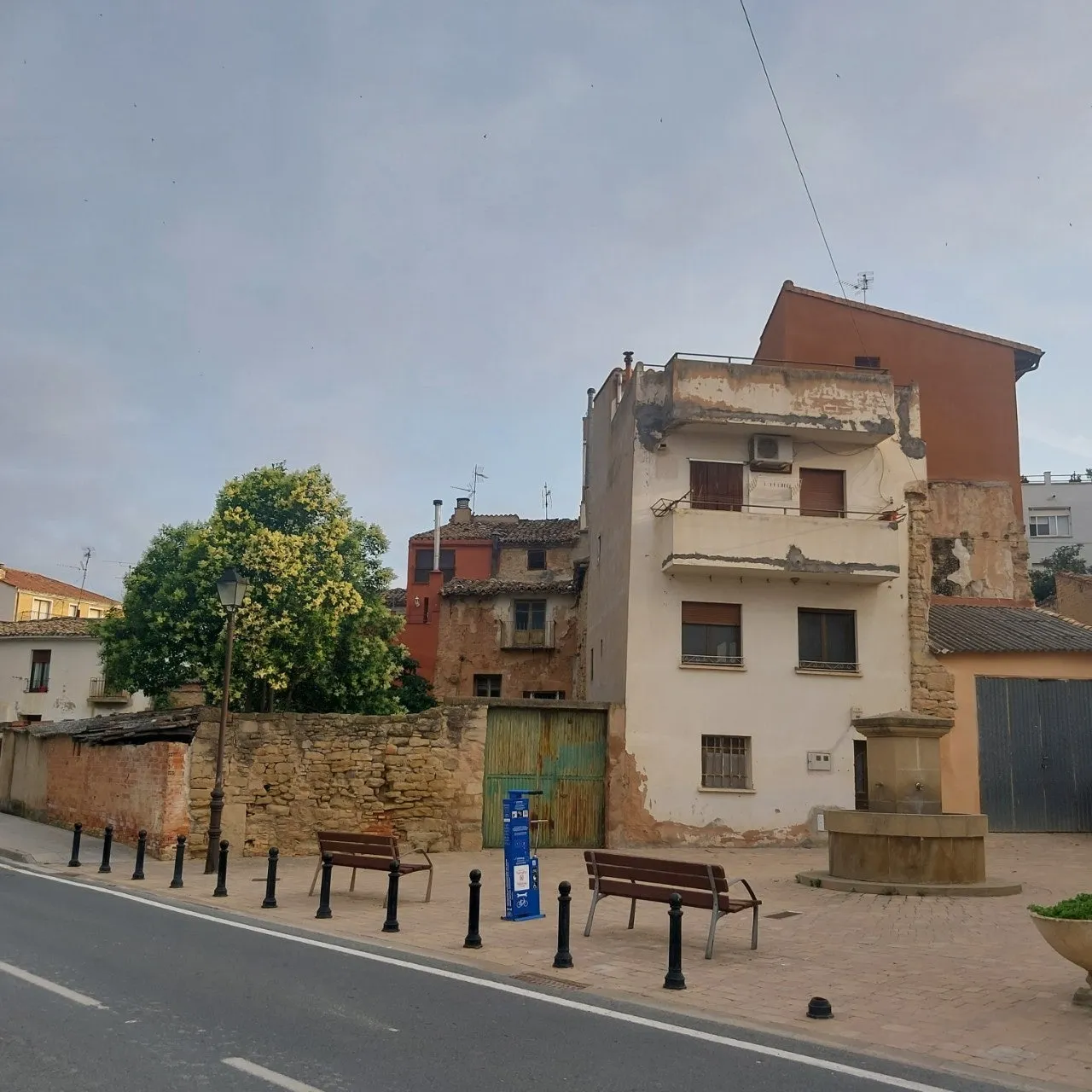 9_e76Ud018svc1y0s9r1iyvo3d_bc1i52.jpg?type=e1920_std