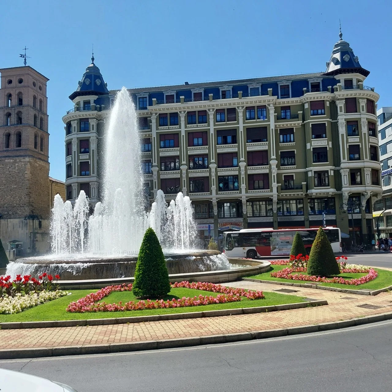 b_j35Ud018svcj6kisd10a5v9_bc1i52.jpg?type=e1920_std