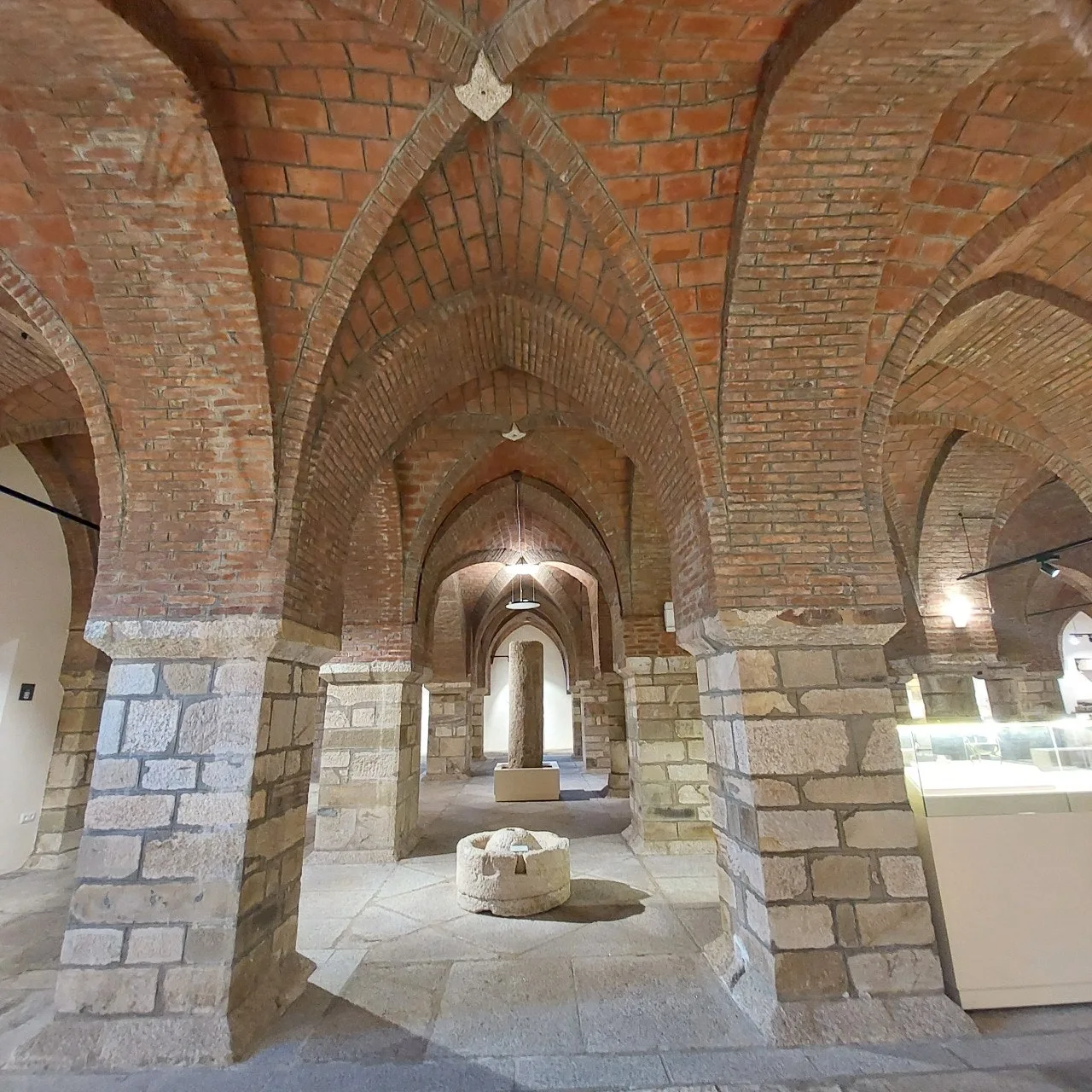 4_890Ud018svc160sutq601g4t_bc1i52.jpg?type=e1920_std