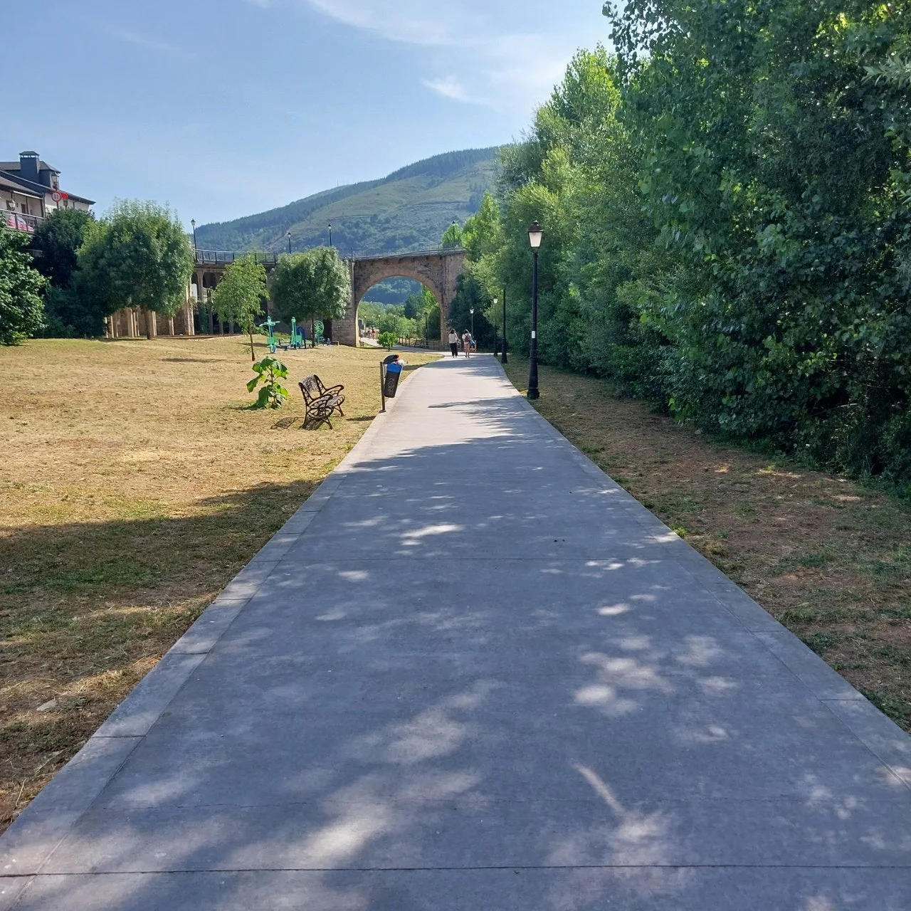 h_4h4Ud018svc5xfttwyw98m2_bc1i52.jpg?type=e1920_std