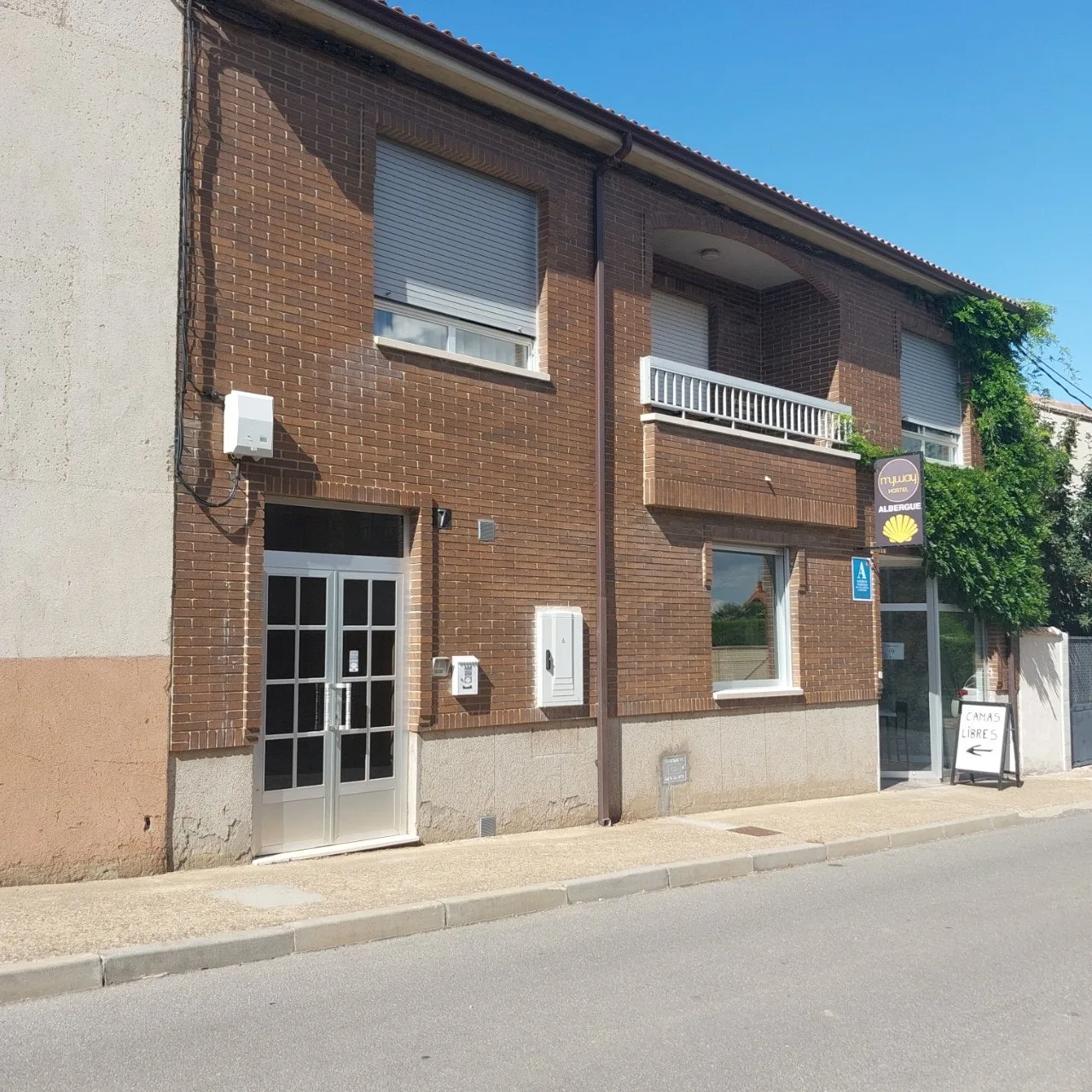 2_092Ud018svc1n0isejjnvfux_bc1i52.jpg?type=e1920_std