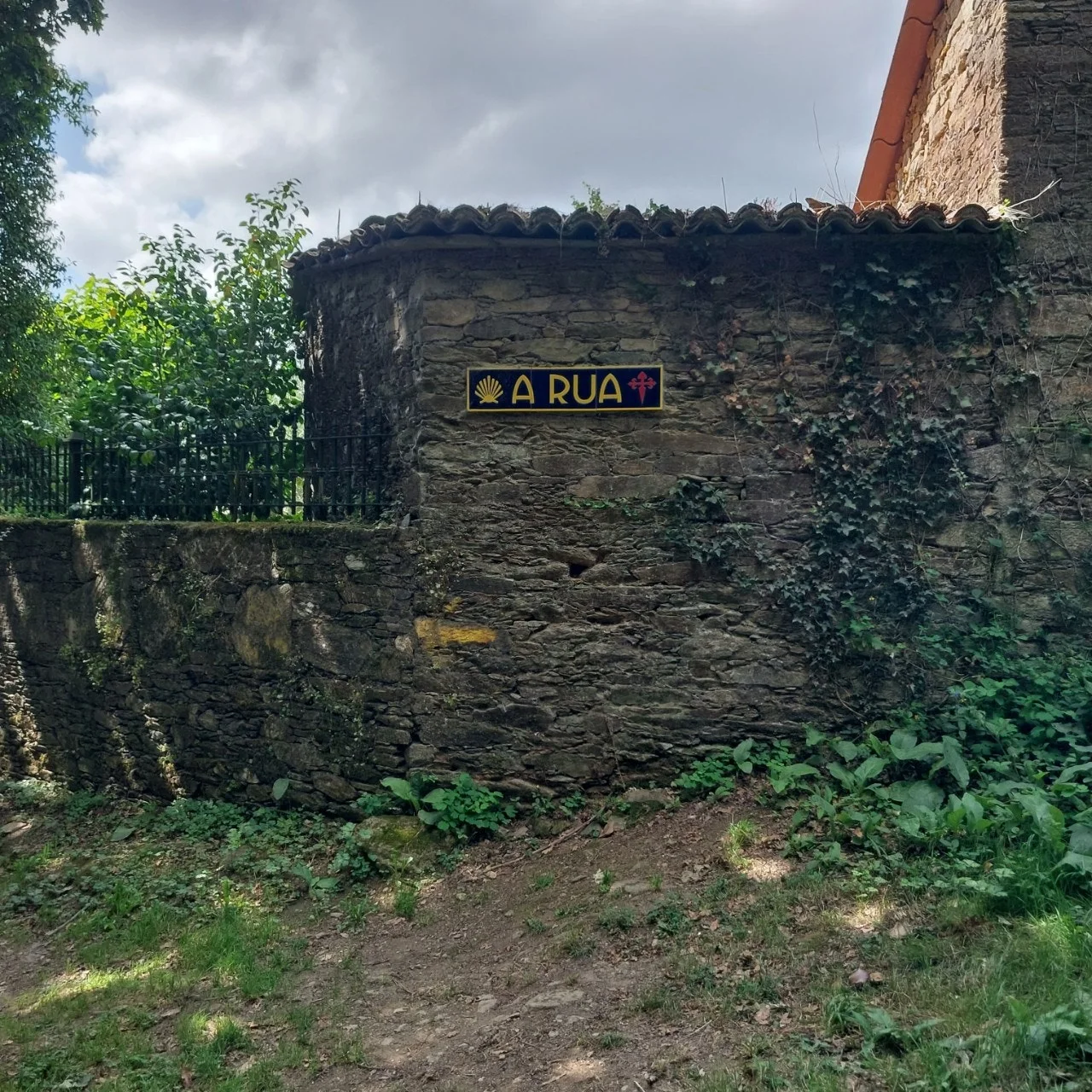 0_2d4Ud018svc15jiglnxk628t_bc1i52.jpg?type=e1920_std