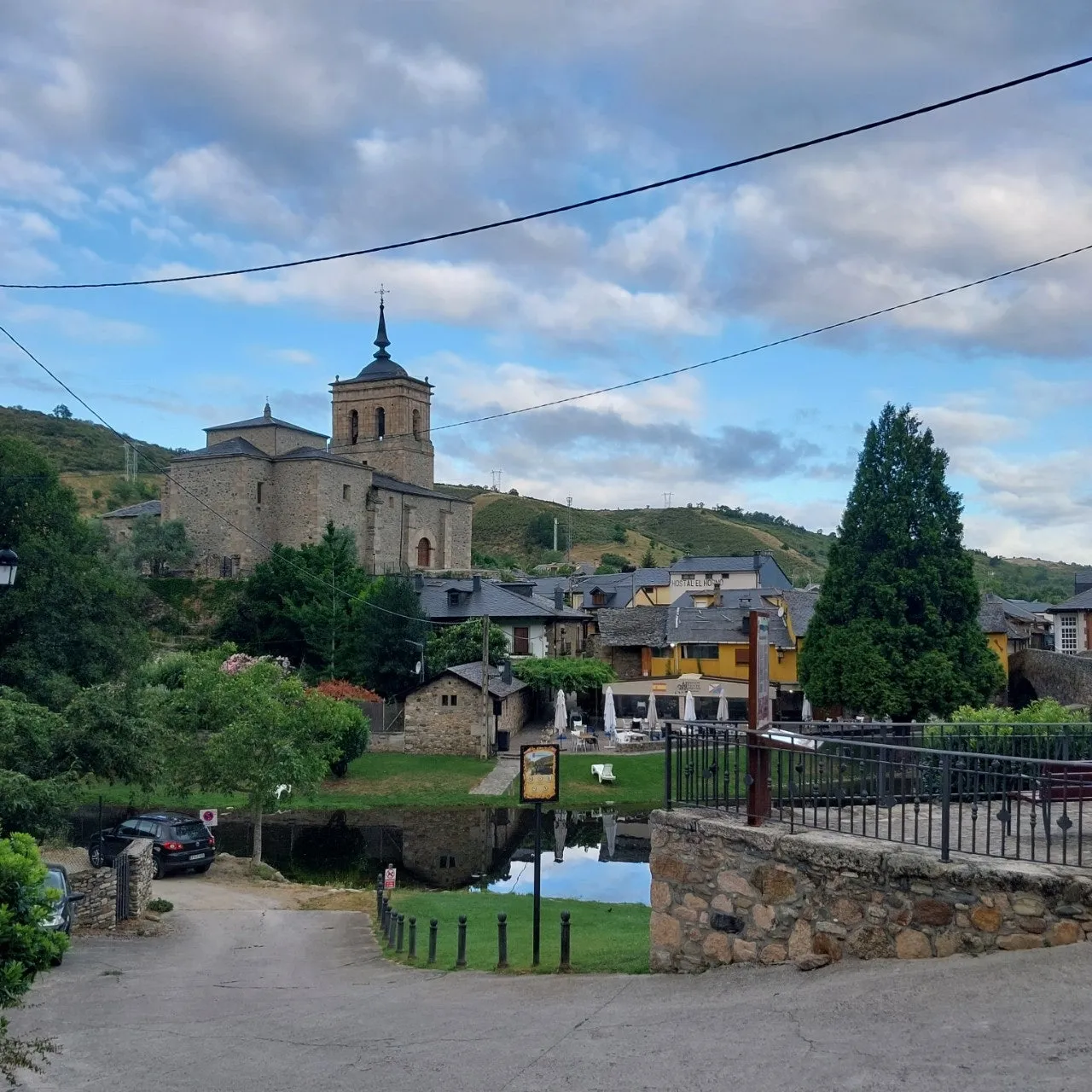 a_6abUd018svc127pzh8jftdy8_bc1i52.jpg?type=e1920_std