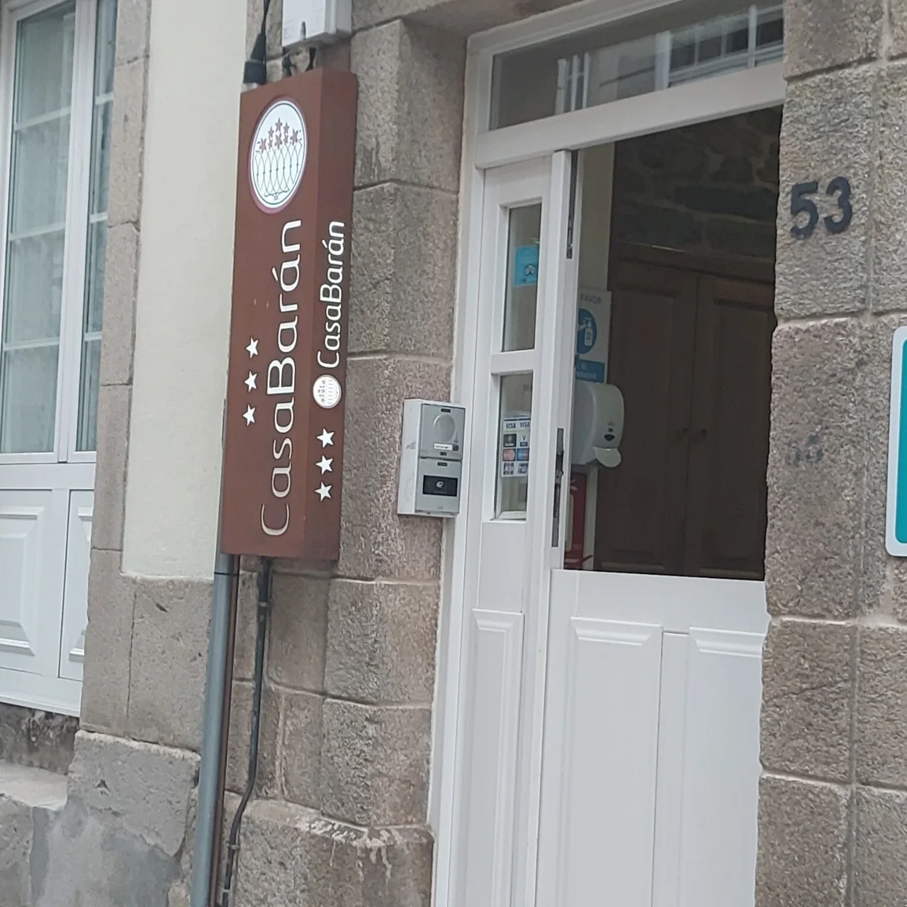 5_j2cUd018svc1smxyu1tw5moe_bc1i52.jpg?type=e1920_std