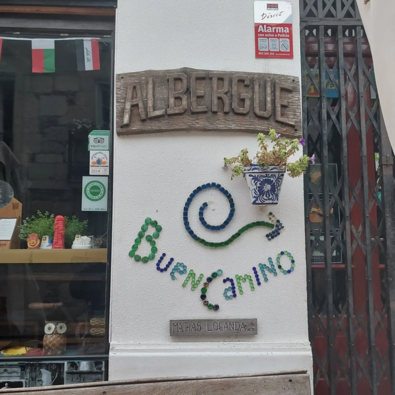 4_g2cUd018svc18gbjdswyuomp_bc1i52.jpg?type=e1920_std