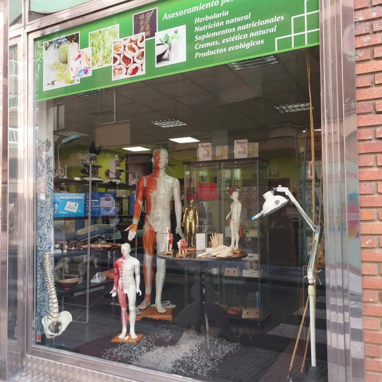 d_a2iUd018svcr1ui2qug41wm_bc1i52.jpg?type=e1920_std