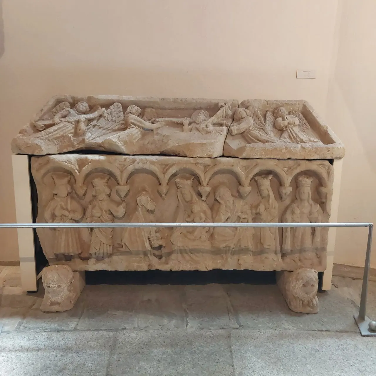 6_e90Ud018svcatlt2526ag2v_bc1i52.jpg?type=e1920_std