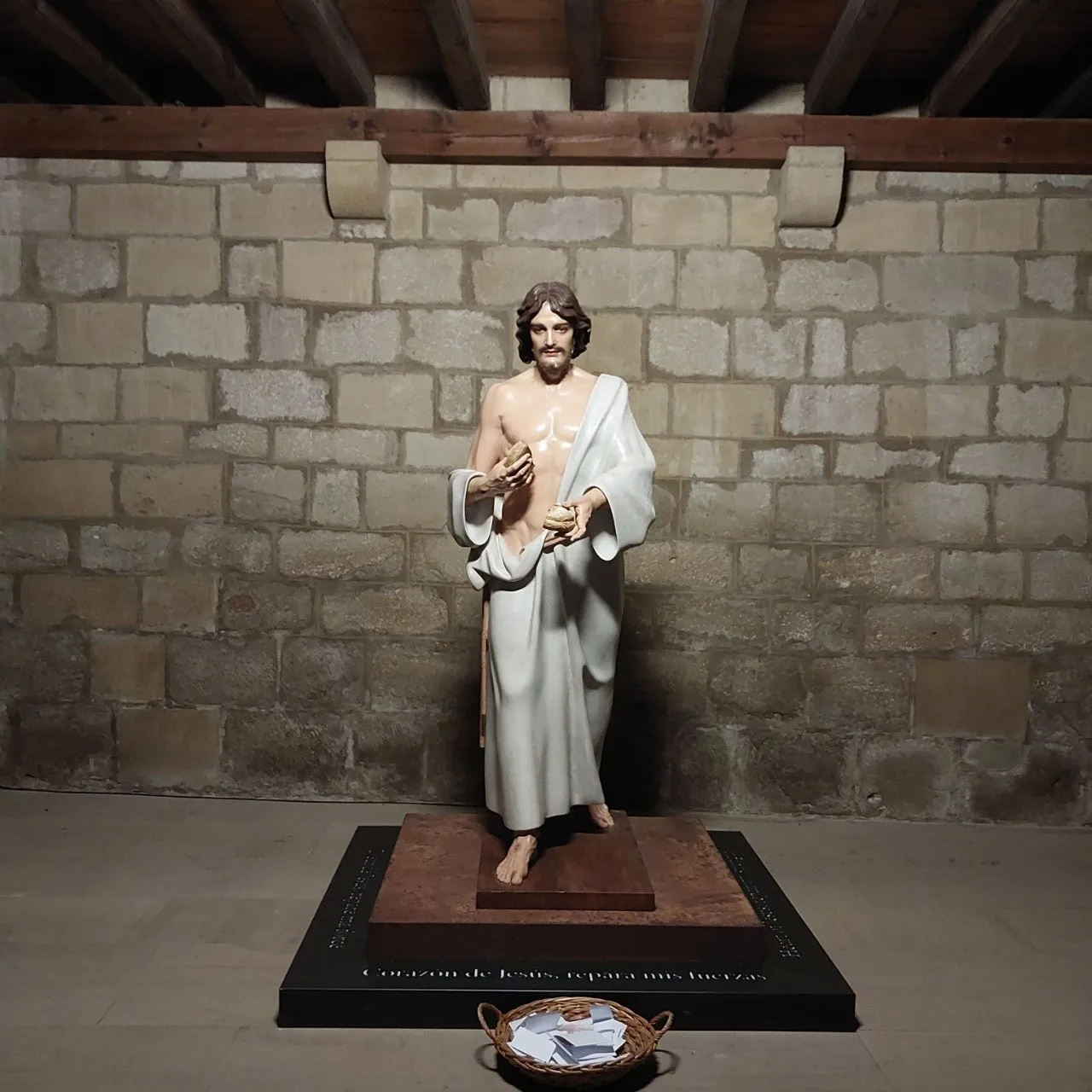 9_45eUd018svc1jkgnfmovkng8_bc1i52.jpg?type=e1920_std