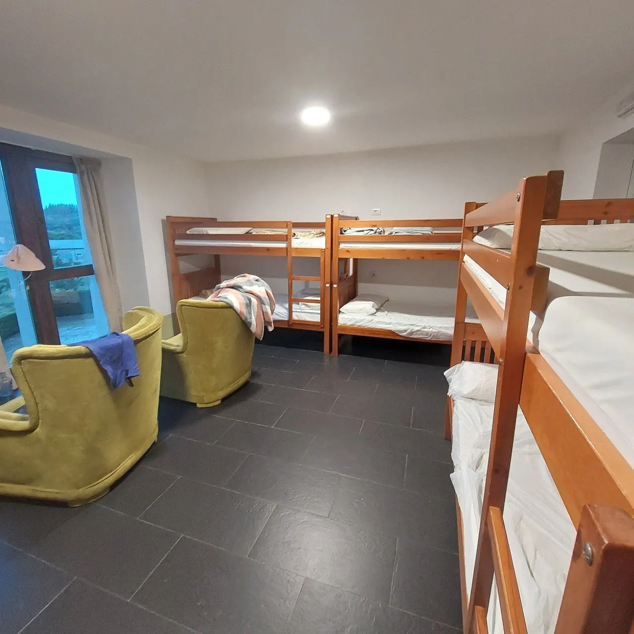 9_68aUd018svc19nuh8uuk7vod_bc1i52.jpg?type=e1920_std