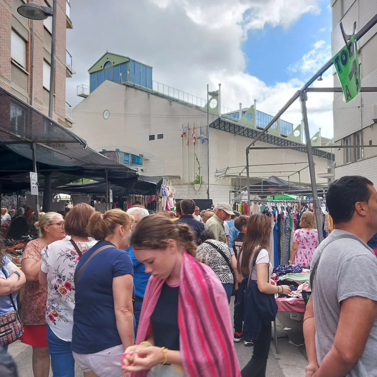 8_0abUd018svc94675l9rr8n7_bc1i52.jpg?type=e1920_std