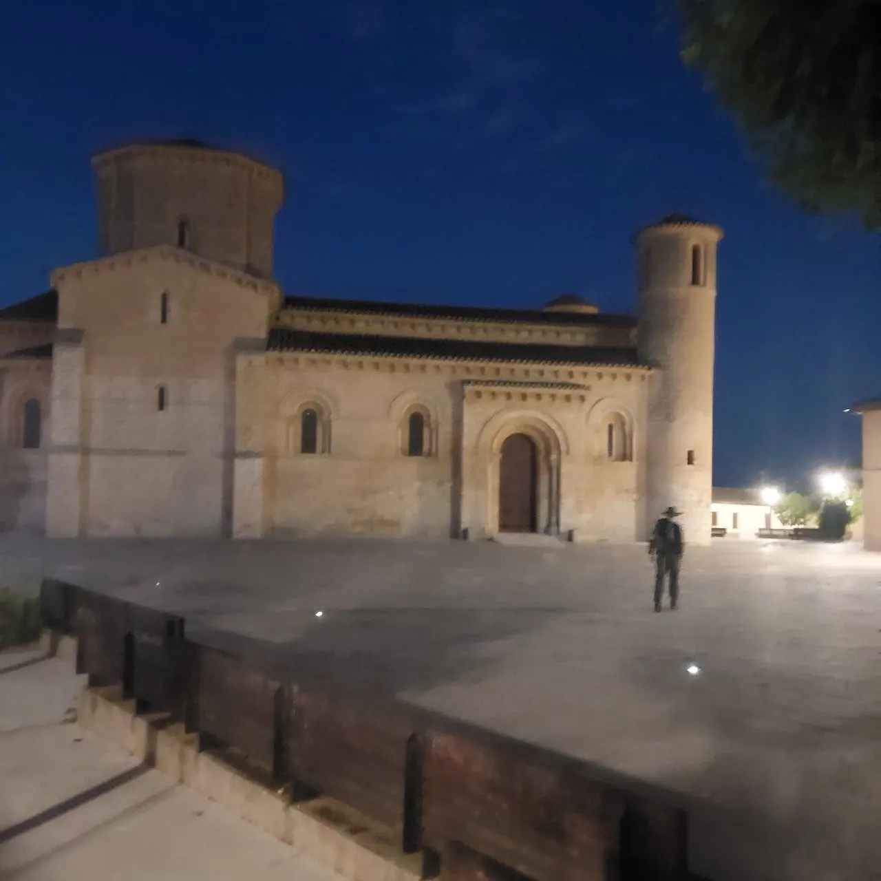 i_65bUd018svcc15db8p6eegn_bc1i52.jpg?type=e1920_std