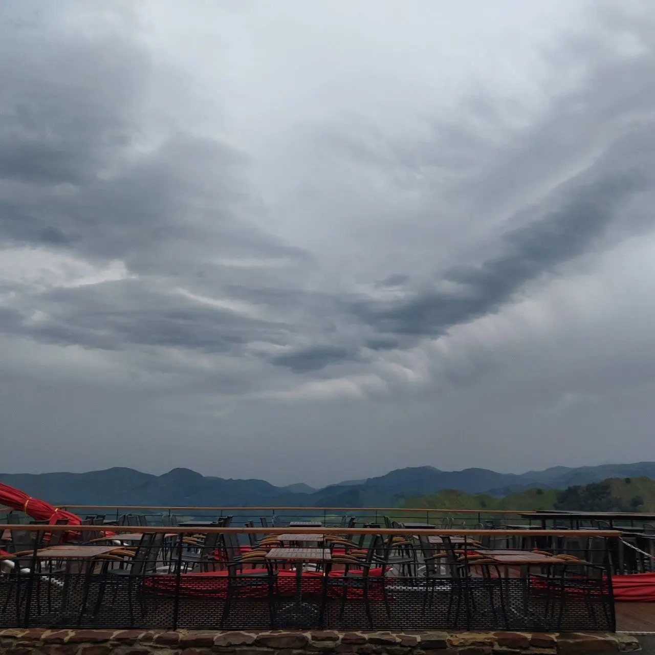 i_5b1Ud018svc1kgbtg3q80le5_bc1i52.jpg?type=e1920_std