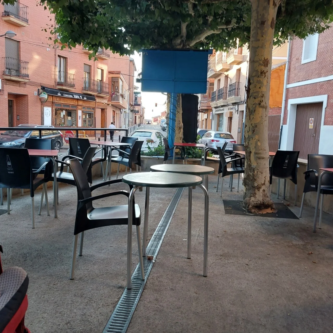 e_a2iUd018svc5vyfnwoio8i0_bc1i52.jpg?type=e1920_std