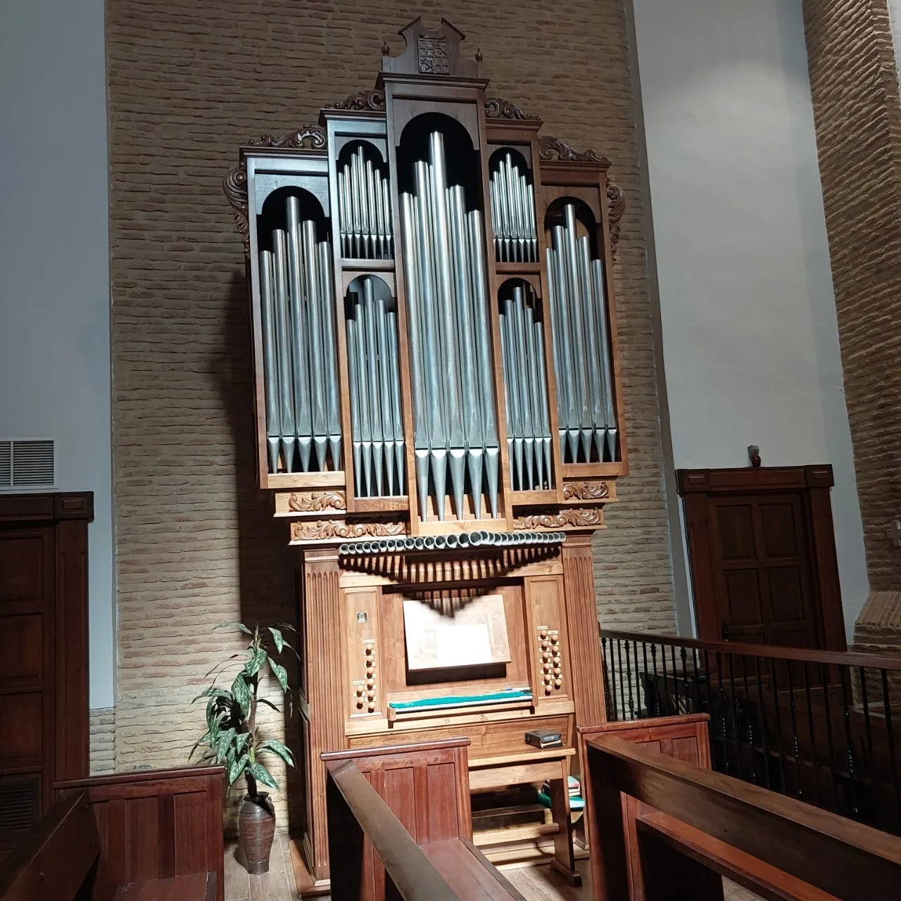 e_9feUd018svcctifcx937sta_bc1i52.jpg?type=e1920_std