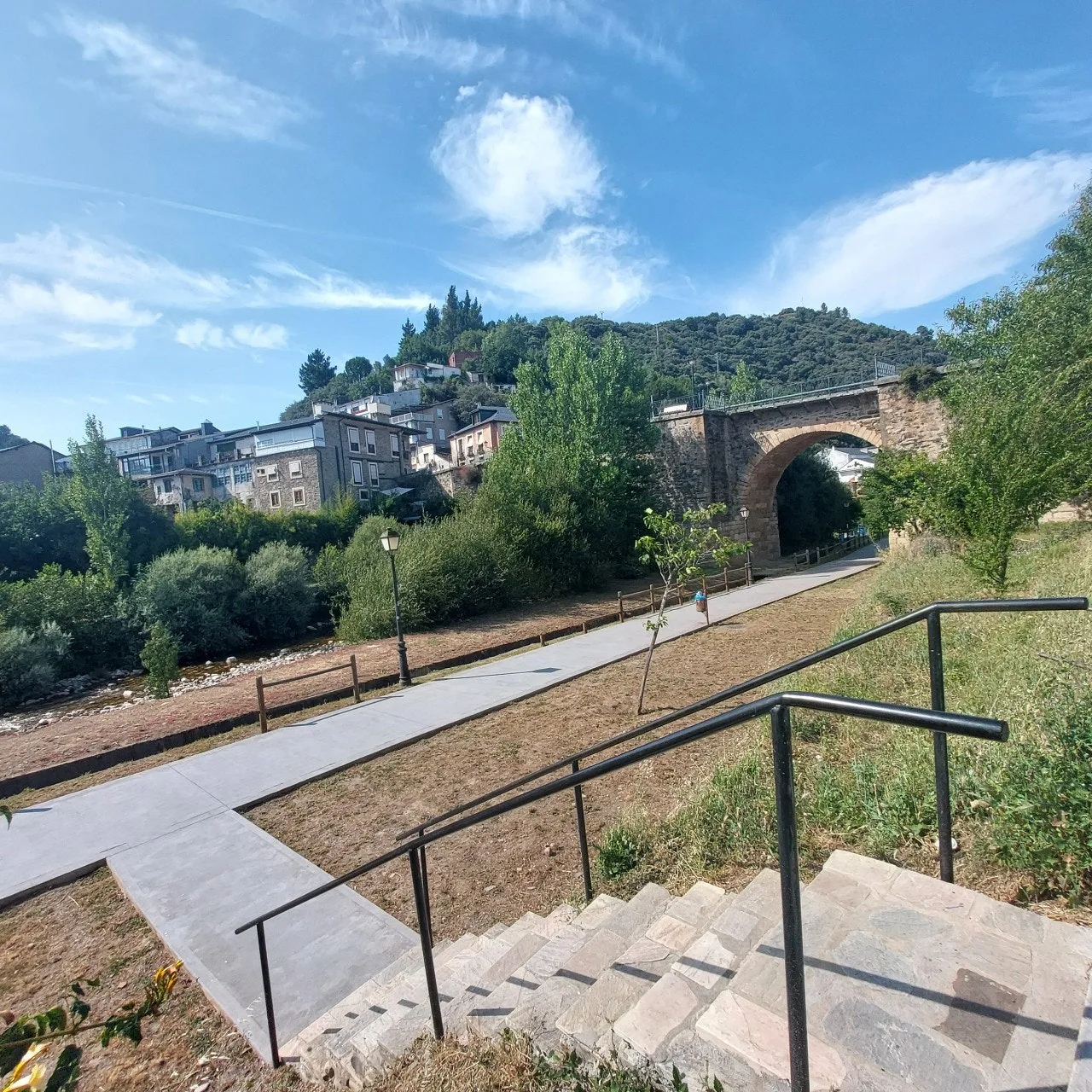 i_bh4Ud018svcbstec2hoxzsr_bc1i52.jpg?type=e1920_std