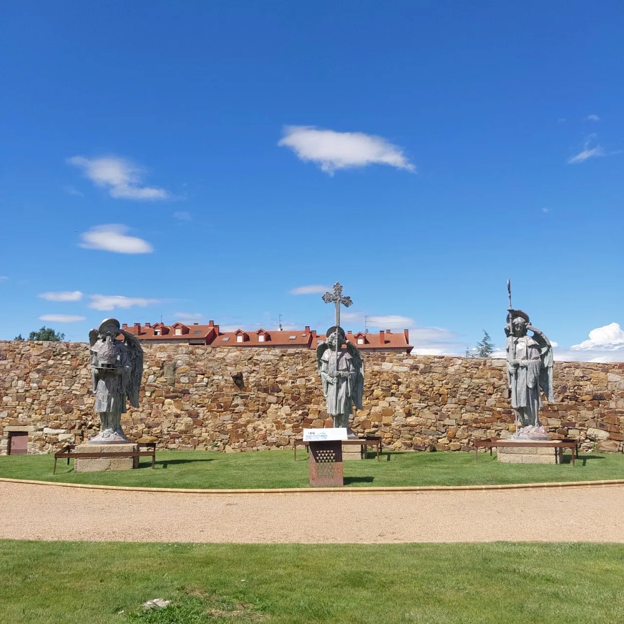 3_i90Ud018svclu1v6p7lnv2e_bc1i52.jpg?type=e1920_std