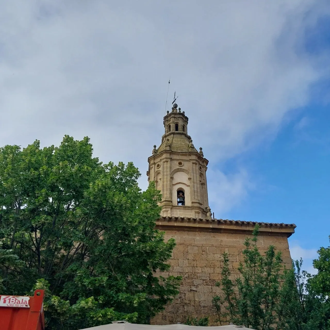 c_6e1Ud018svc1udy3nzgrbee4_bc1i52.jpg?type=e1920_std