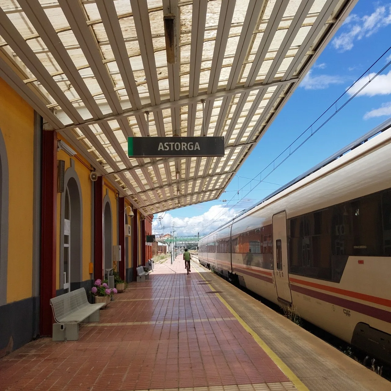 1_h92Ud018svc1twl3j24tj55x_bc1i52.jpg?type=e1920_std