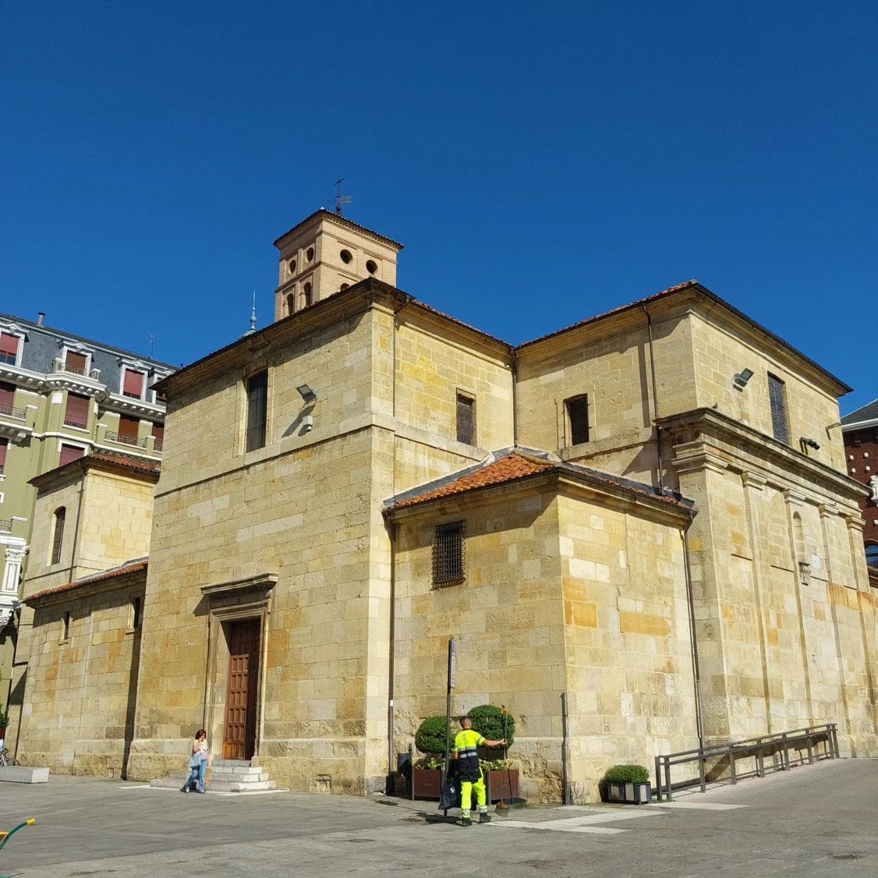 g_990Ud018svcpeu3g8uat3kp_bc1i52.jpg?type=e1920_std