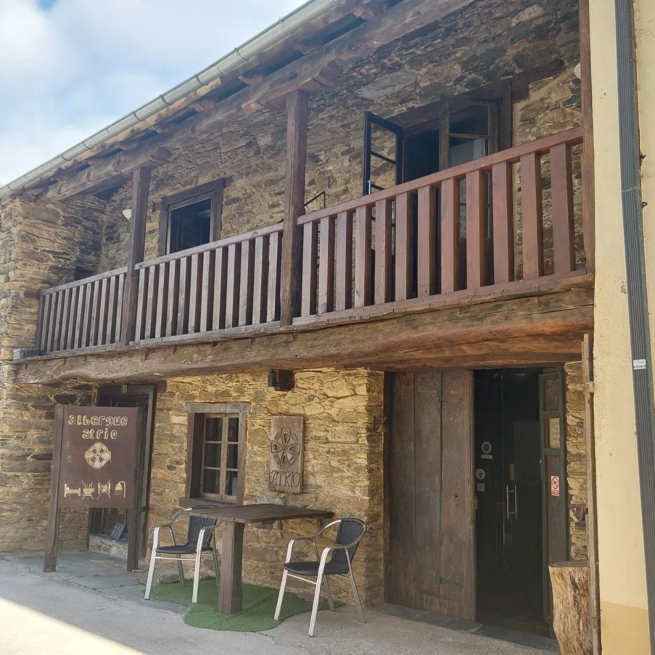 9_9i6Ud018svc1swi1tor2z1q0_bc1i52.jpg?type=e1920_std